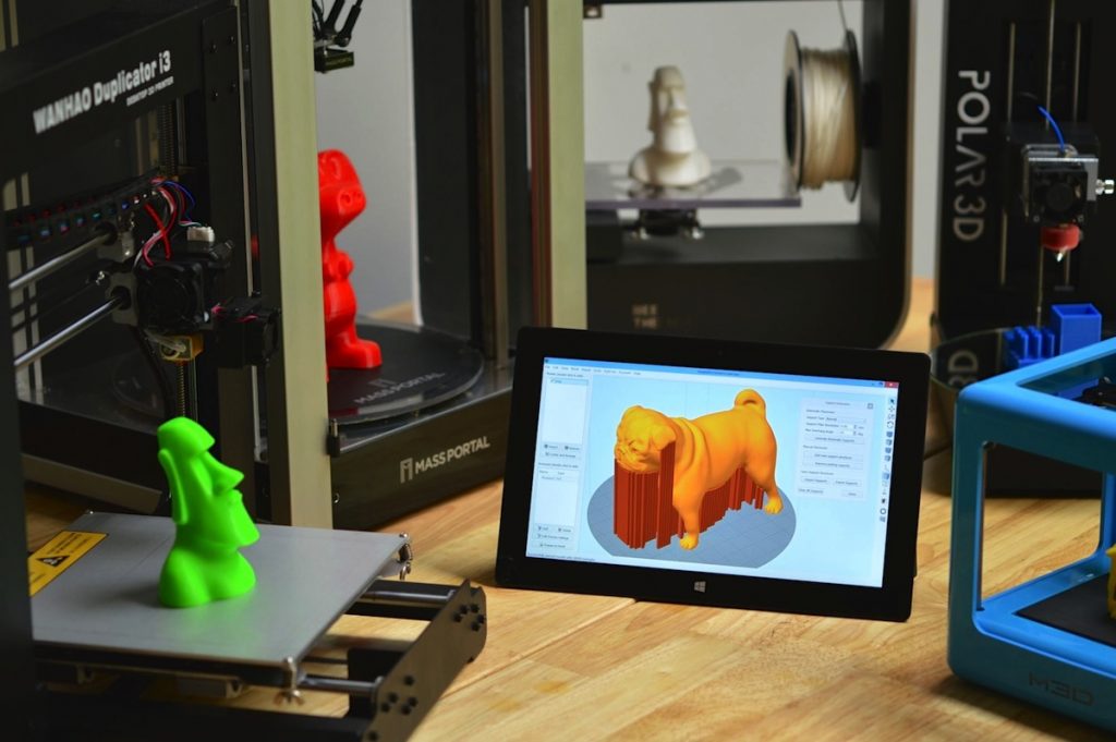 Simplify3D - monitor next to 3D printers