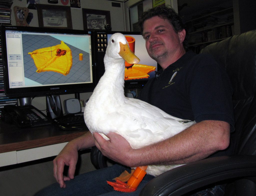 Simplify3D - Mike and Buttercup duck at computer